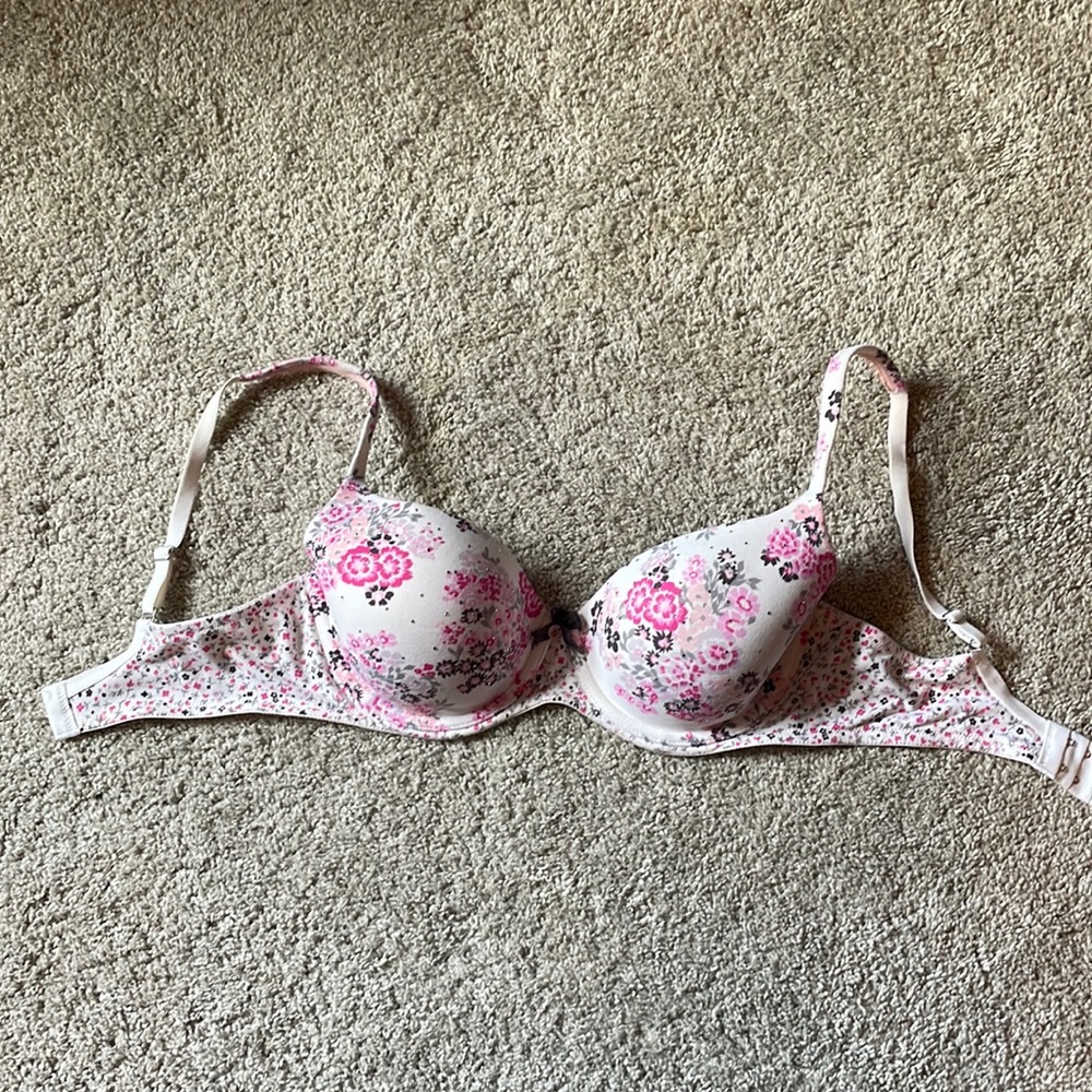 Floral Victoria’s Secret Bra.  Gently worn.